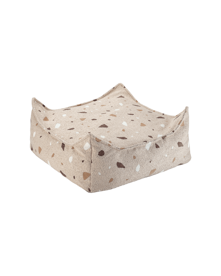 Pouf ottoman pour enfant en tissu beige 60x60x20cm Terrazzo - Wigiwama - The Cool Republic