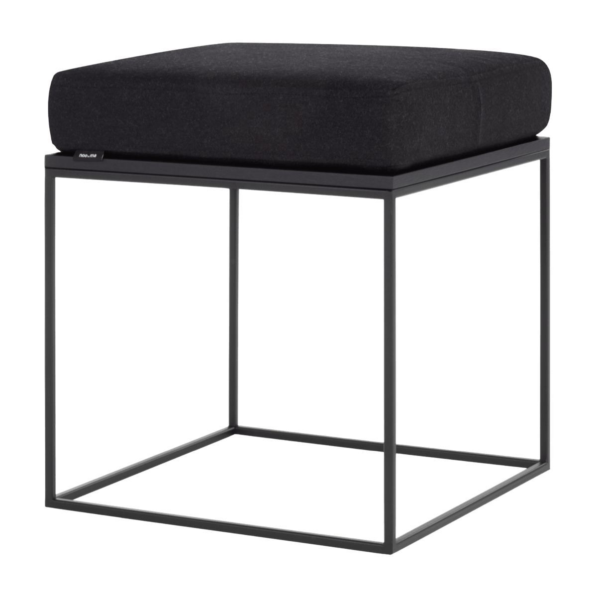 Pouf placage de chêne teinté noir et coussin noir Feo - noo.ma - The Cool Republic