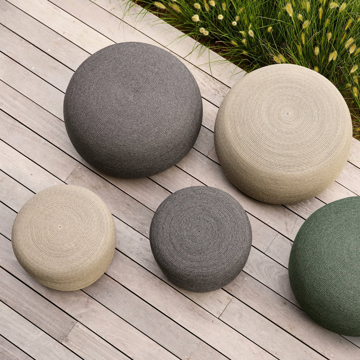 Pouf taupe 43 cm Circle - Cane-Line - The Cool Republic