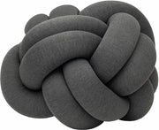 Pouf XL en acrylique et laine gris Knot - Design House Stockholm - The Cool Republic