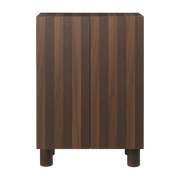 Schrank aus dunkler und heller Eiche Post - -. Ferm living
