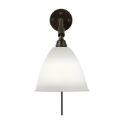 Cremefarbene Wandlampe base schwarzes Messing BL7-. Gubi
