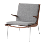 Chaise avec accoudoirs noyer et acier Hallingdal 130 Boomerang HM2 - &tradition