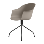 bureau beige base nero opaco sedia girevole Bat - Gubi
