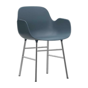 Sedia con braccioli in polipropilene blu e gambe cromate Form - Normann Copenhagen