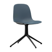Chaise de bureau en polypropylène bleue et base noire Swivel 4L bleu - Normann Copenhagen