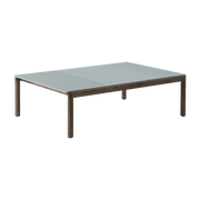 Table basse en grès bleu pâle wavy et chêne foncé 85 x 120 cm Couple - Muuto