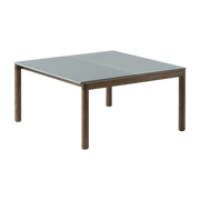 Table basse en grès bleu pâle wavy et chêne foncé 85 x 80 cm Couple - Muuto