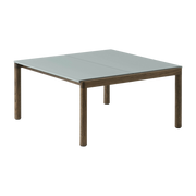 Table basse en grès bleu pâle lisse et chêne foncé 85 x 80 cm Couple - Muuto