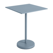 Table carrée d'extérieur en acier bleu ciel 70 x 70 x 95 cm Linear - Muuto