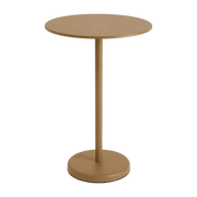 Table ronde d'extérieur en acier orange 70 x 105 cm Linear - Muuto