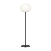 Lampadaire design en verre opalin et acier noir mat 33 x 175 cm Glo-Ball - Flos