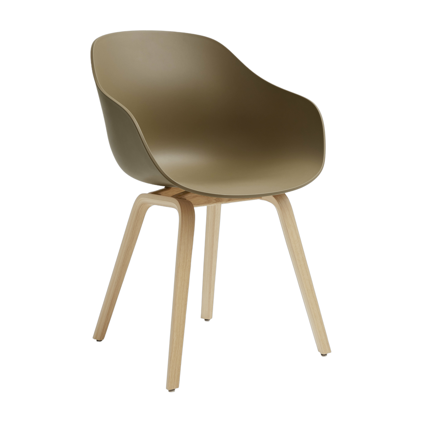 Sedia con braccioli in plastica riciclata e gambe in legno di quercia AAC 222 2. 0 HAY