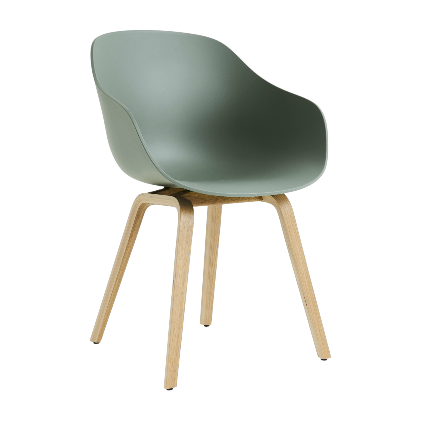 Chaise avec accoudoirs en plastique recyclé vert automne et pieds en chêne AAC 222 2.0 - HAY