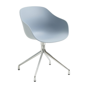 Sedia con braccioli in plastica riciclata blu ardesia e gambe in alluminio AAC 220 2. 0 - HAY