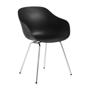 Sedia con braccioli in plastica riciclata nera e gambe in acciaio cromato AAC 226 2. 0 - HAY