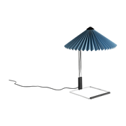 Petite lampe de table bleu placide et acier miroir Matin - HAY