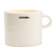 Tazza in ceramica bianca con scritta Uncool Anna + Nina
