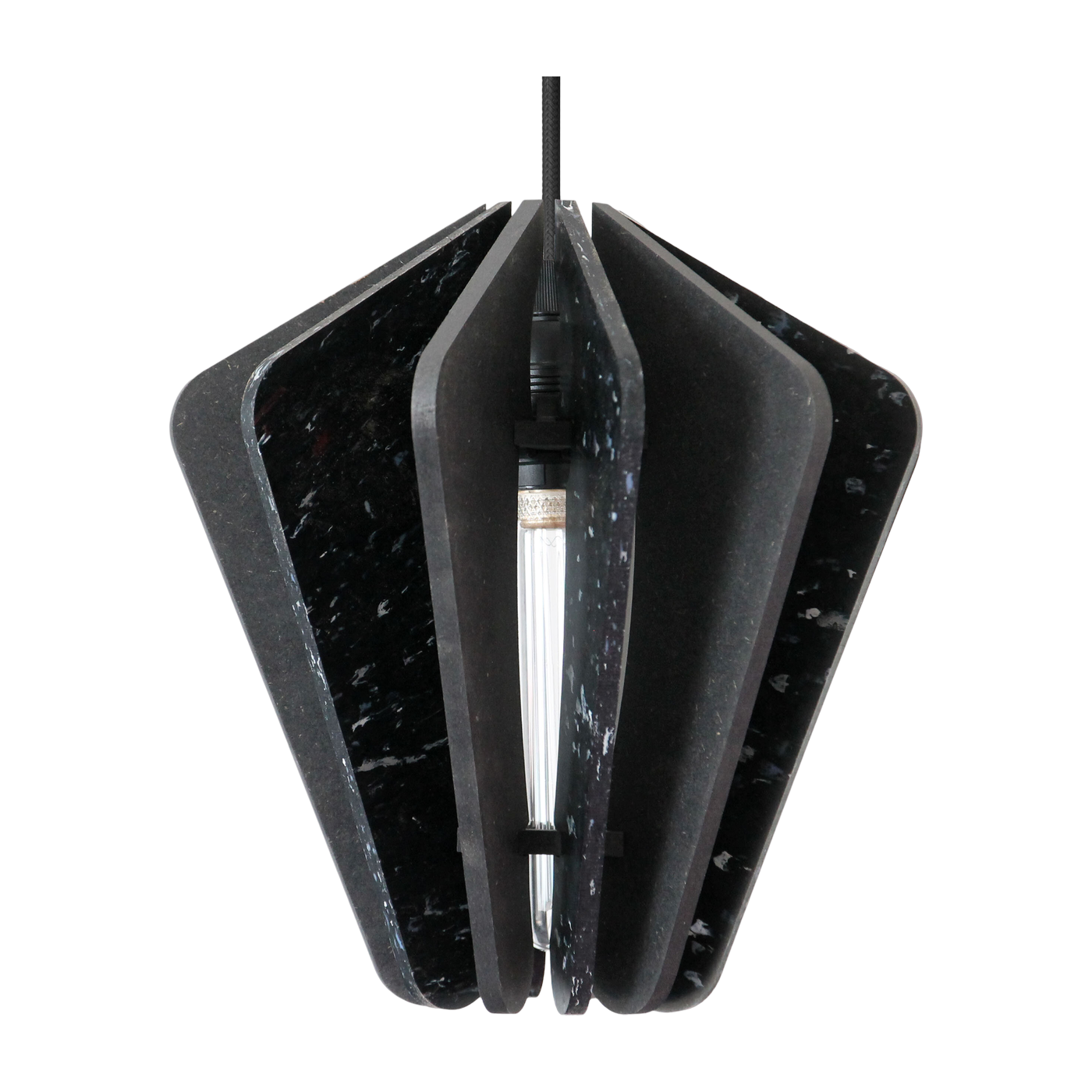 Suspension triangulaire en plastique recyclé noir et bois coloré noir 26x27cm Alpha Zulu - RIF