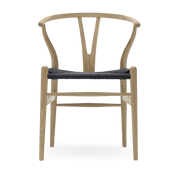 Stuhl aus geseifter Eiche und schwarz gewebter Sitzfläche 76cm CH24 -. Carl Hansen & Søn
