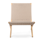 Silla de exterior en madera de teca sin tratar y asiento de sésamo 76cm Cuba Chair - Carl Hansen & Søn