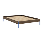 Sommier en acier vivid blue et pin carob brown 140x200cm Core - Karup Design