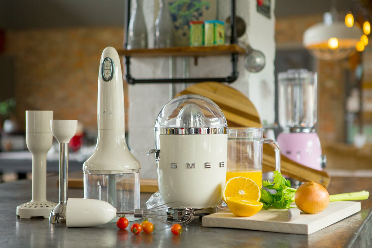 Presse-agrumes crème Années 50 - Smeg - The Cool Republic
