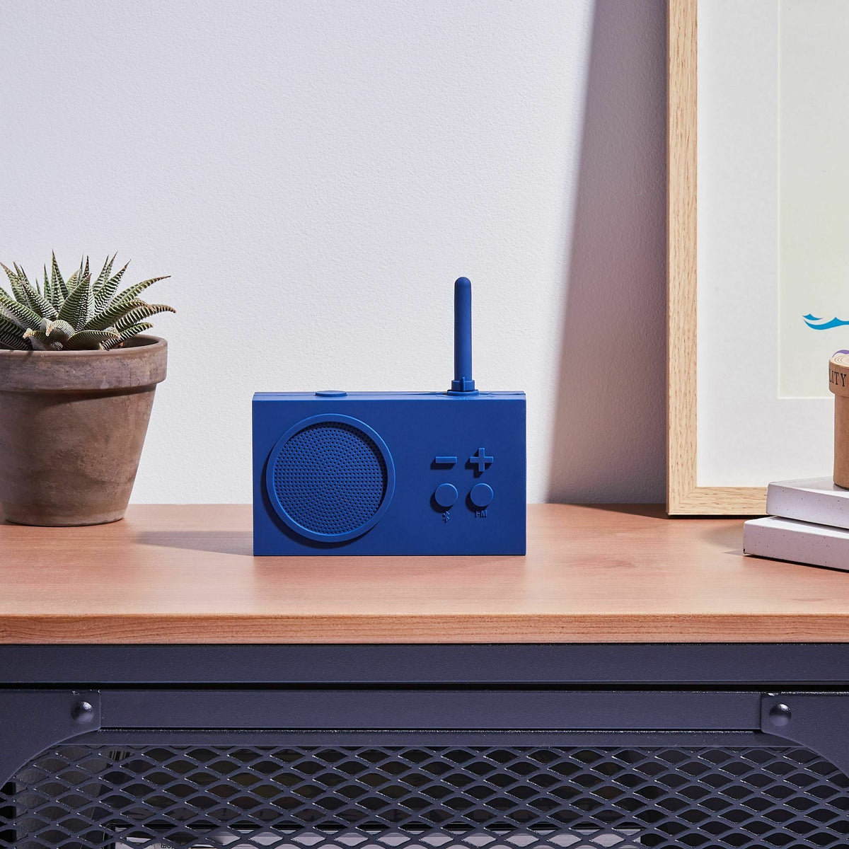 Radio FM & Enceinte Bluetooth bleu sombre Tykho 3 - Lexon - The Cool Republic