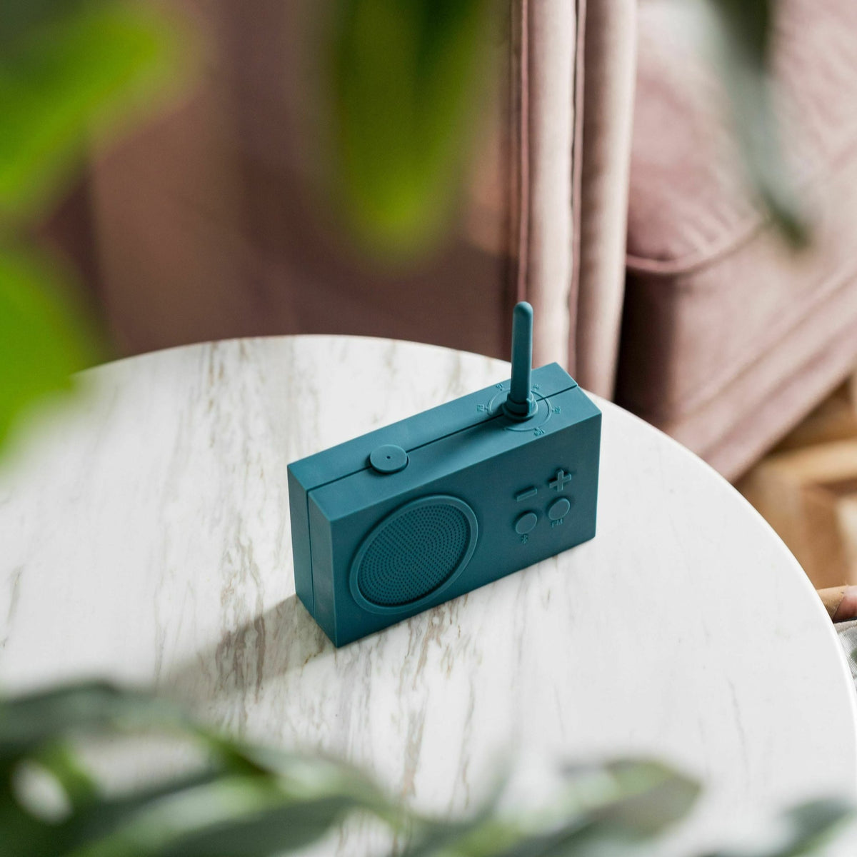 Radio FM & Enceinte Bluetooth gris taupe Tykho 3 - Lexon - The Cool Republic
