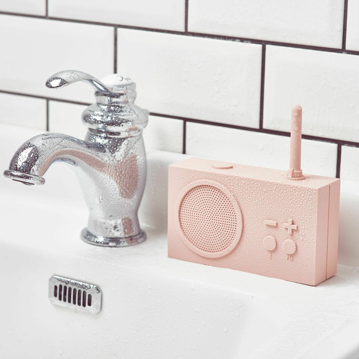 Radio FM & Enceinte Bluetooth gris taupe Tykho 3 - Lexon - The Cool Republic