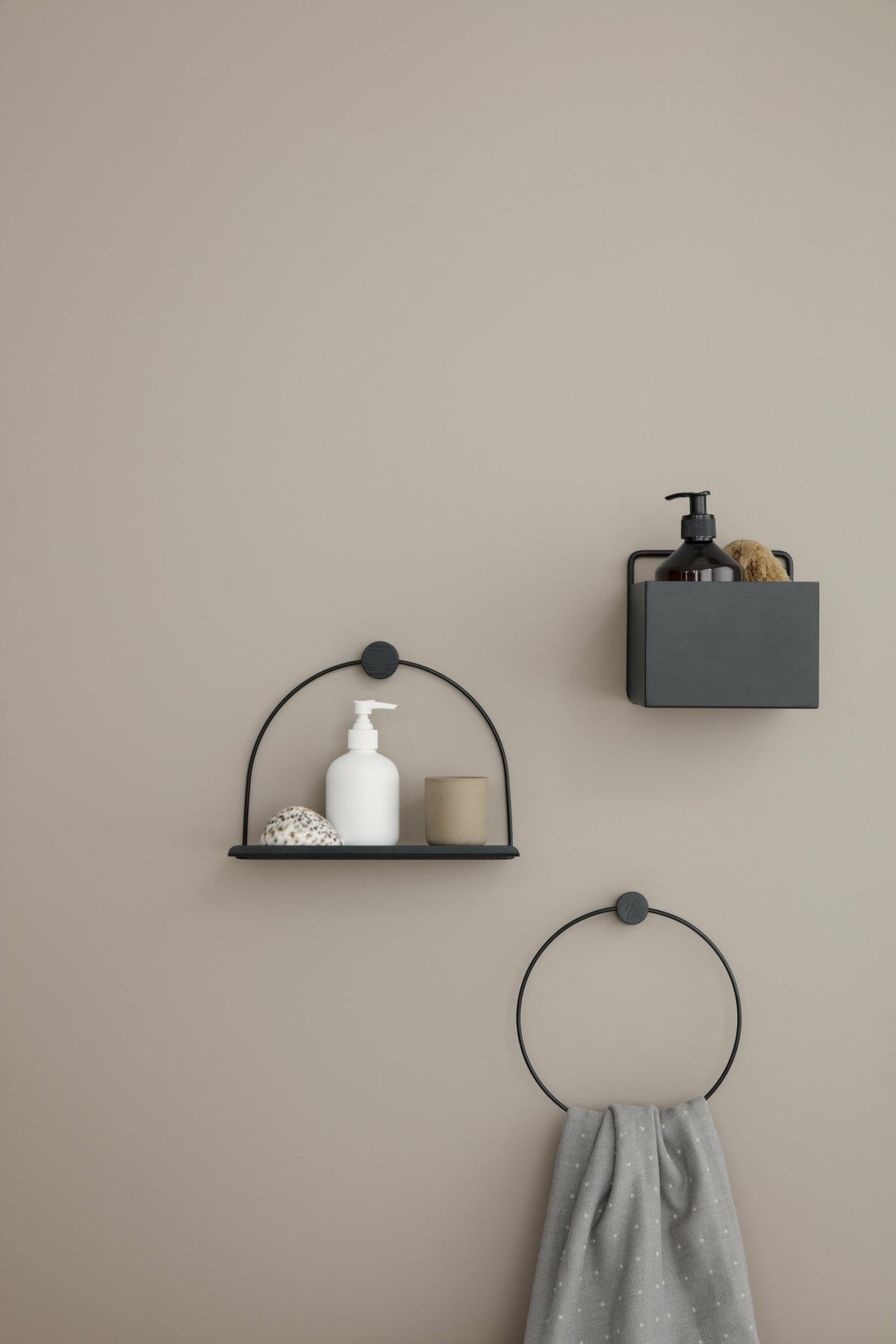 Rangement mural noir Wall Box - Ferm Living - The Cool Republic