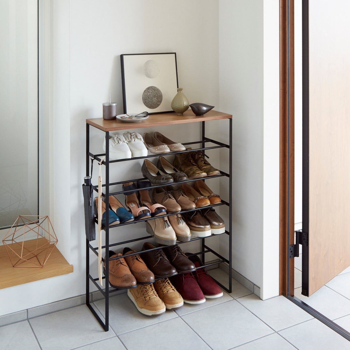 Rangement pour chaussures en bois et métal noir Tower - Yamazaki - The Cool Republic