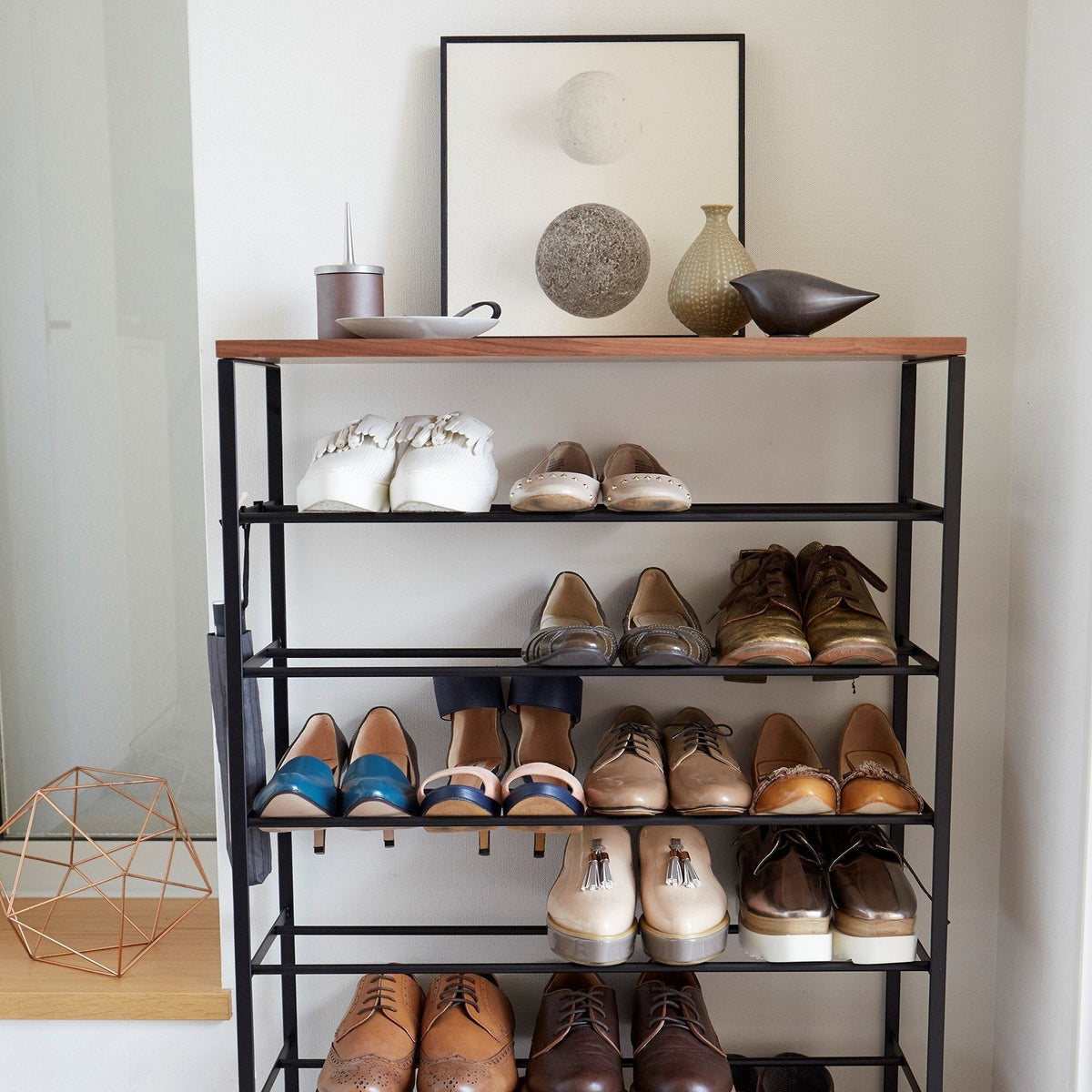 Rangement pour chaussures en bois et métal noir Tower - Yamazaki - The Cool Republic