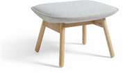 Repose pied gris clair et chêne massif naturel Uchiwa - HAY - The Cool Republic