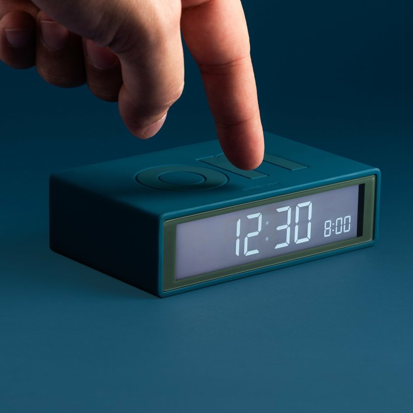 Réveil Flip Bleu canard - Lexon Design - The Cool Republic