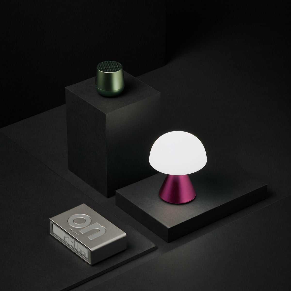 Réveil Flip de voyage rouge - Lexon Design - The Cool Republic