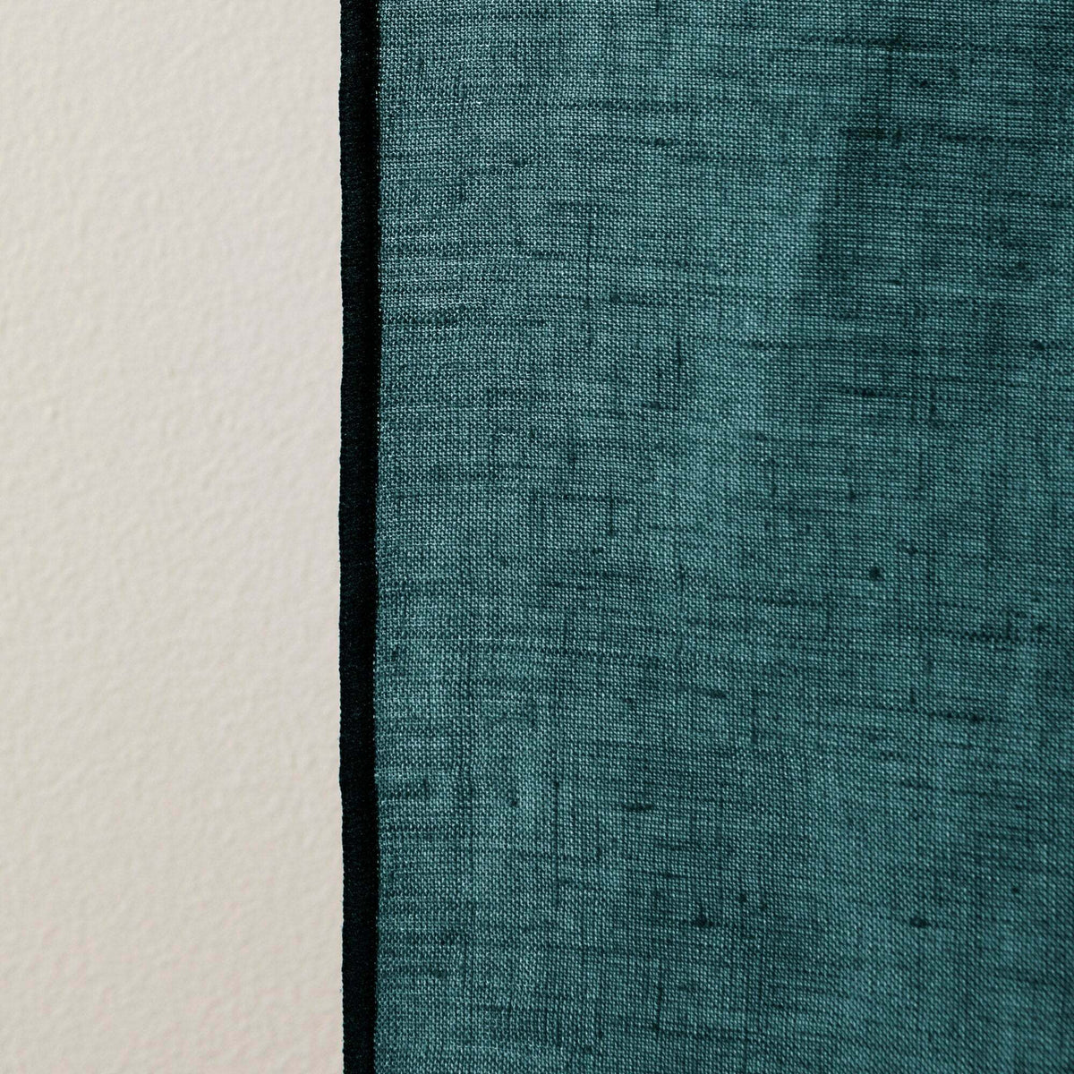 Rideau à oeillets noirs 200x280 en lin bleu vert Carlina - Madura - The Cool Republic