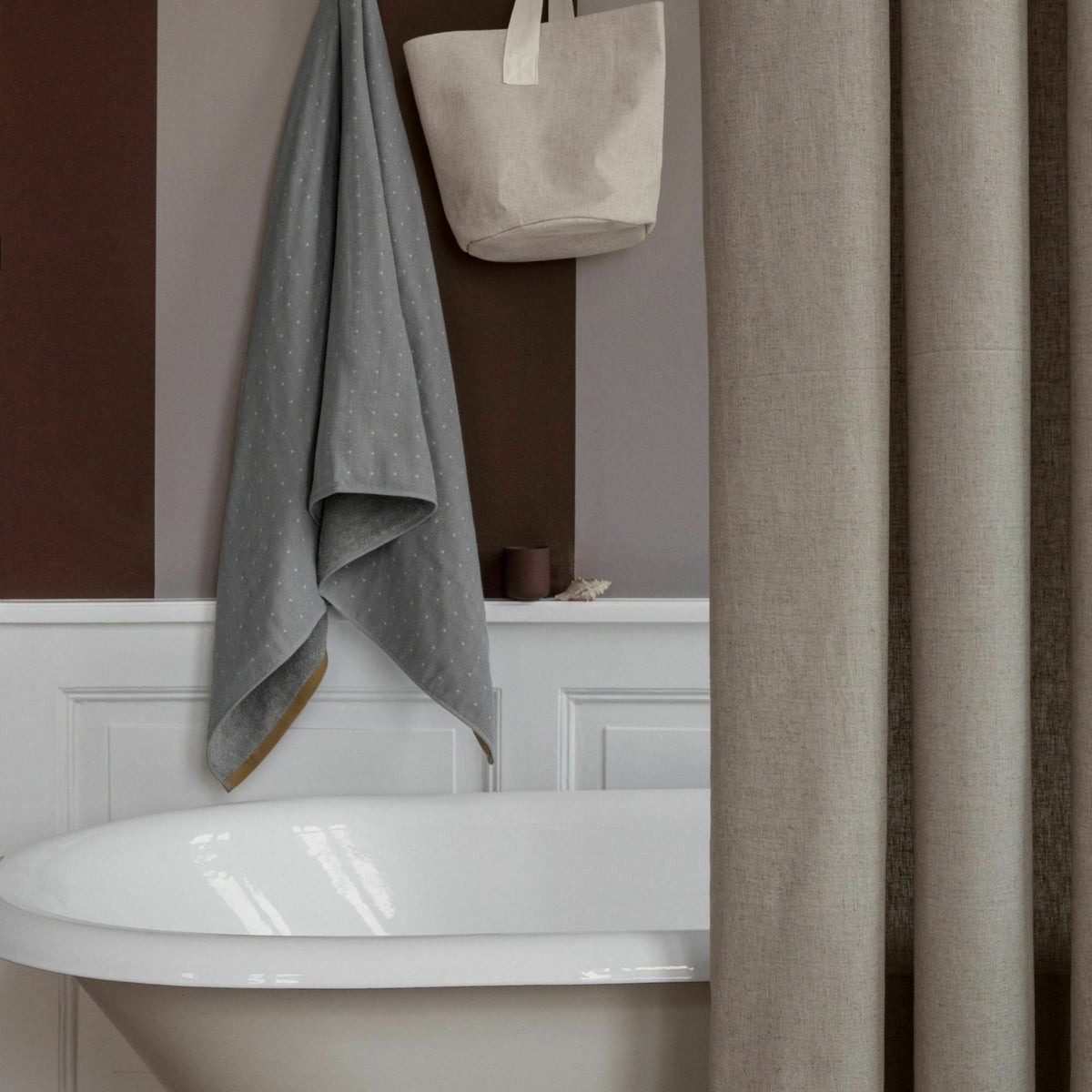 Rideau de douche sable 160 x 205 cm Chambray - Ferm Living - The Cool Republic