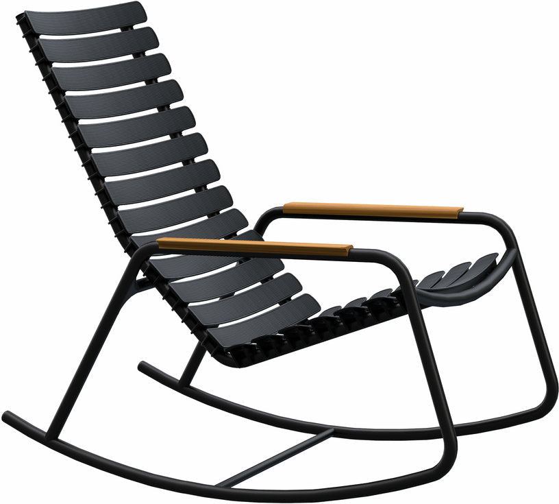 Rocking chair en plastique recyclé aluminium noire et bambou Reclips - Houe - The Cool Republic