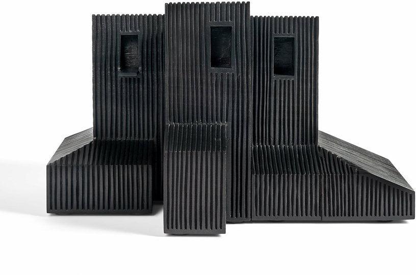 Sculpture Black Modern Farm House en acajou - Ethnicraft Accessories - The Cool Republic