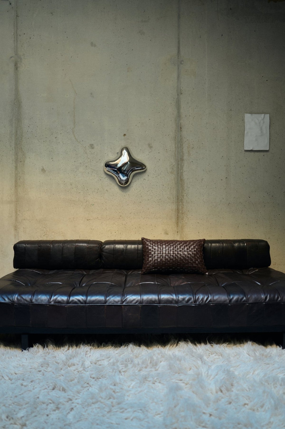 Sculpture murale en verre chrome 28 x 9 x 29 cm Orb - HKLiving - The Cool Republic