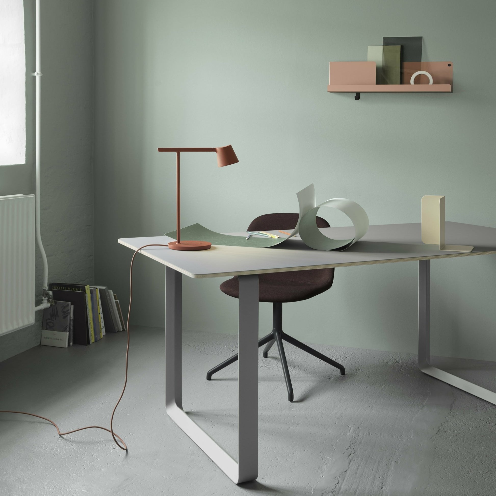 Serre-livres beige vert Compile - Muuto - The Cool Republic