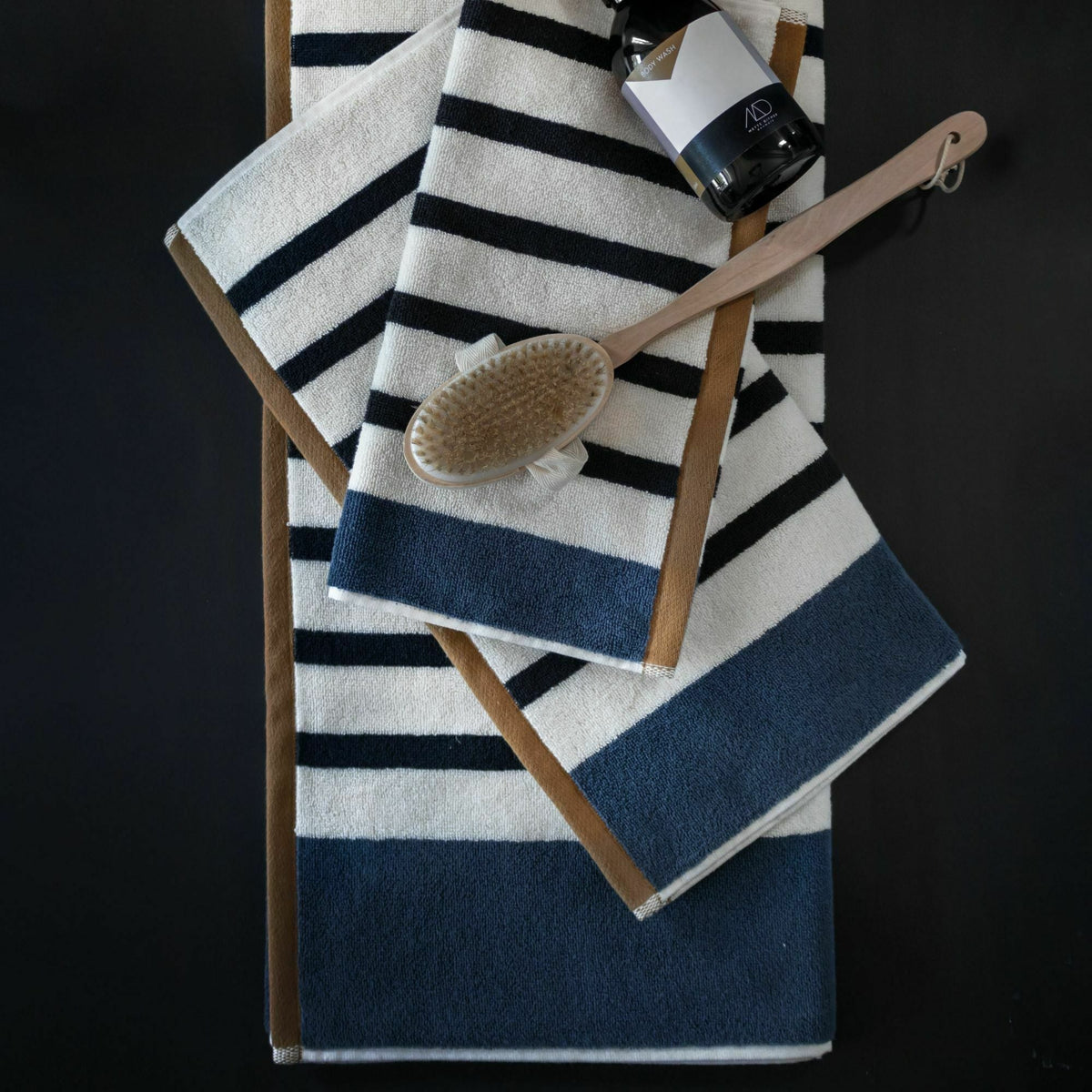 Serviette de bain 50 x 95 cm bleu orion Boudoir - Mette Ditmer - The Cool Republic