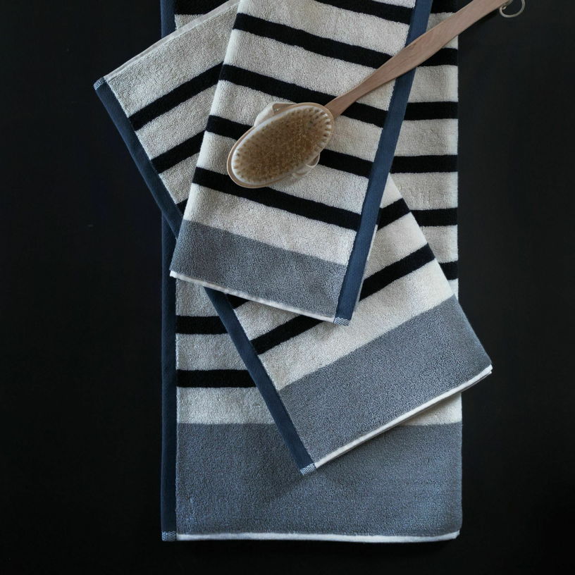 Serviette de bain 70 x 133 cm gris clair Boudoir - Mette Ditmer - The Cool Republic