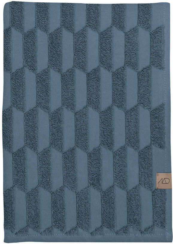 Serviette de bain bleu ardoise 50 x 95 cm Geo - Mette Ditmer - The Cool Republic