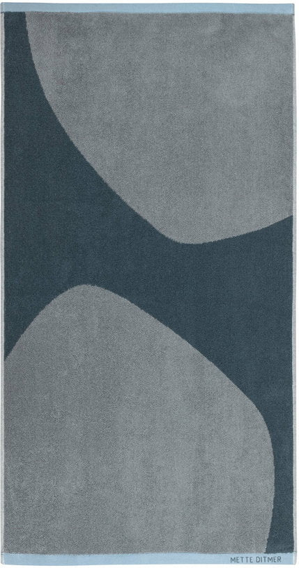 Serviette de bain bleu ardoise 70 x 133 cm Rock - Mette Ditmer - The Cool Republic
