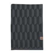 Serviette de bain gris anthracite 50 x 95 cm Geo - Mette Ditmer - The Cool Republic
