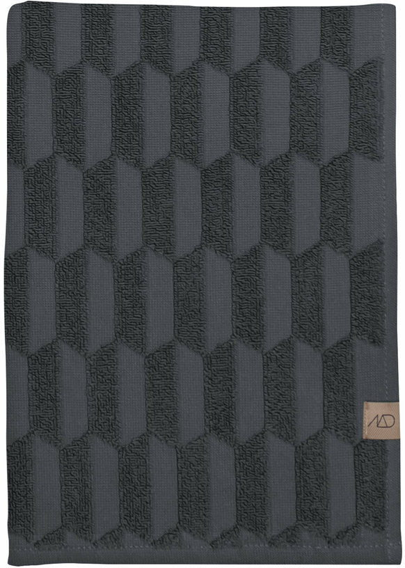 Serviette de bain gris anthracite 70 x 133 cm Geo - Mette Ditmer - The Cool Republic