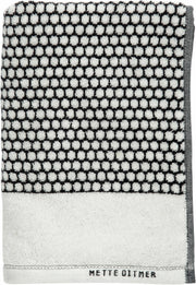 Serviette de bain motifs blanc cassé et noirs 70 x 140 cm Grid - Mette Ditmer - The Cool Republic