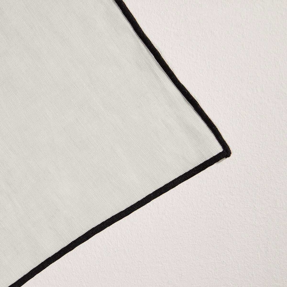 Serviette De Table Carlina Beige Clair Et Bourdon Noir - Madura - The Cool Republic